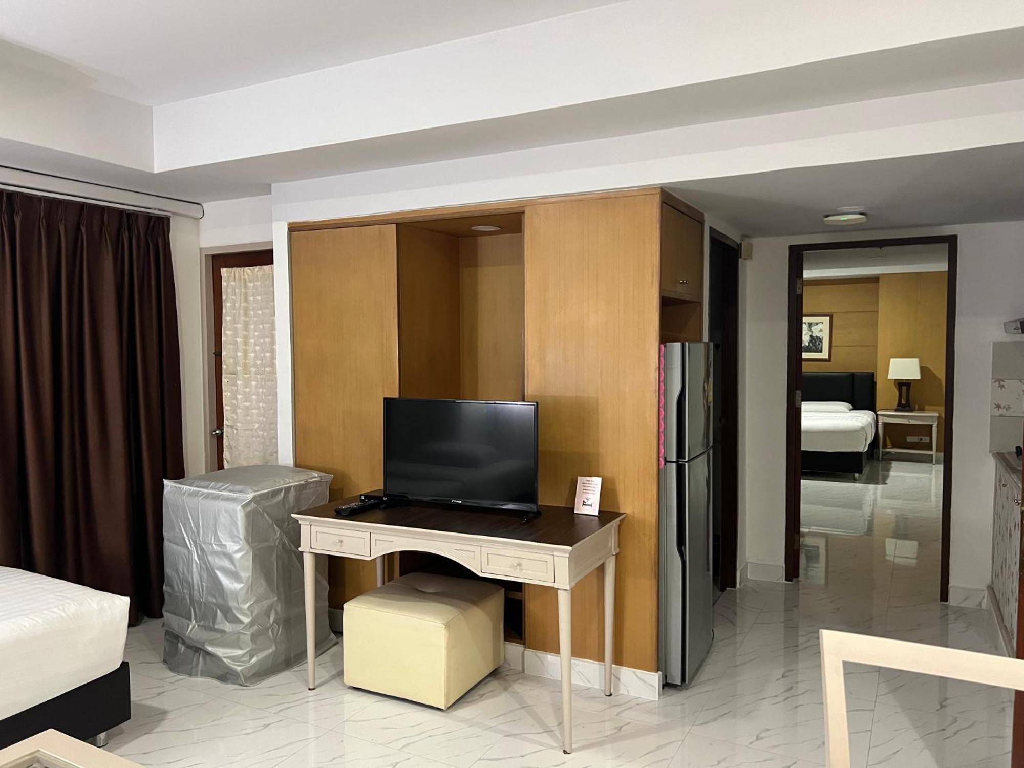 Mall Suites Hotel Bangkok Exterior photo