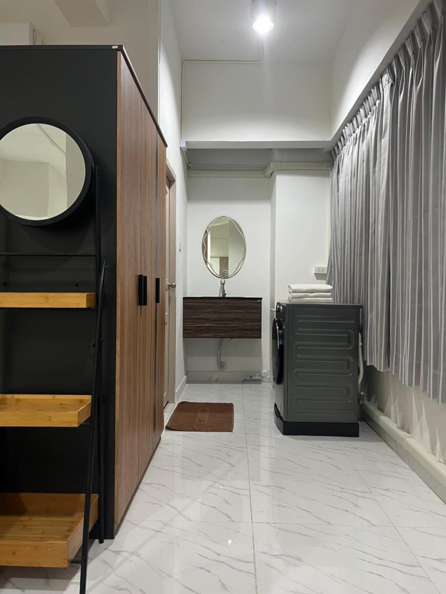 Mall Suites Hotel Bangkok Exterior photo